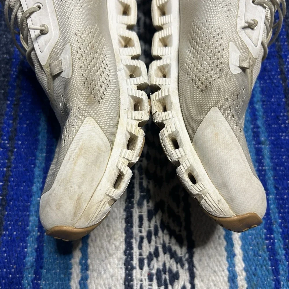 On Cloud 5 Coast Men Size US 8.5 White Running Athletic Sneakers